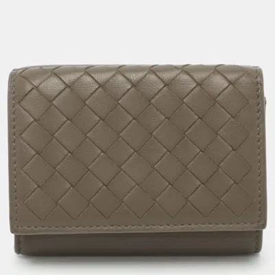 Pre-owned Bottega Veneta Etoupe Intrecciato Leather Trifold Wallet In Gray