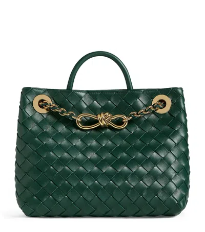 Bottega Veneta Exclusive Small Lambskin Andiamo Shoulder Bag In Green