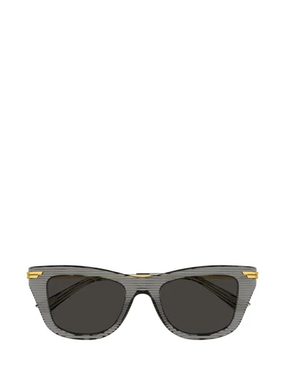 Bottega Veneta Eyewear Cat-eye Frame Sunglasses In Black