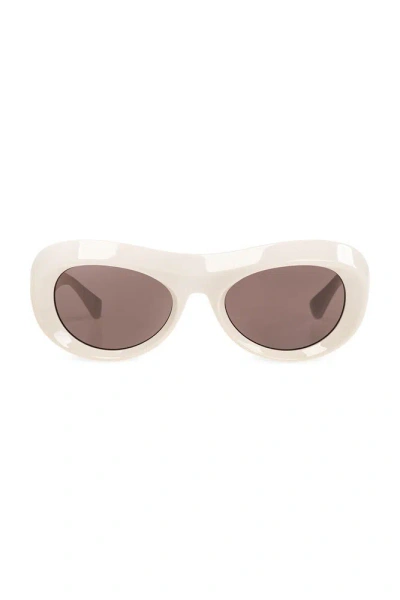 Bottega Veneta Eyewear Cat In Grey