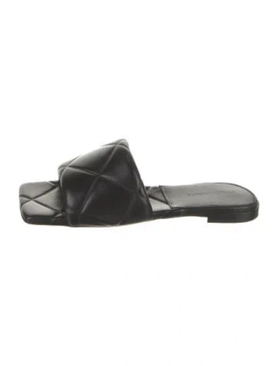 Pre-owned Bottega Veneta Fettucce Leather Slides In Black