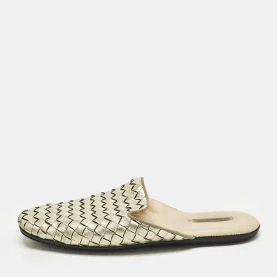 Pre-owned Bottega Veneta Fiandra Size 36 Metallic Gold Woven Leather Flat Mules In Silver