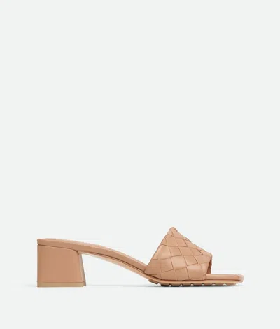 BOTTEGA VENETA FLAT SANDALS FOR WOMEN - FW25 COLLECTION