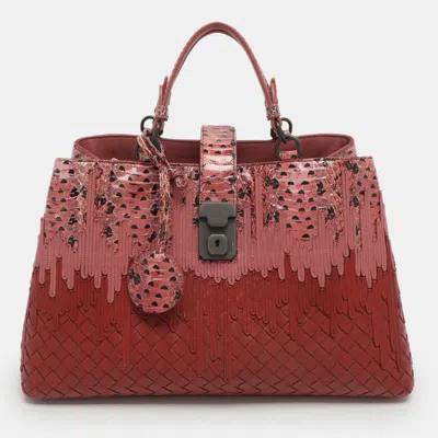 Pre-owned Bottega Veneta Flow Wave Small Red/pink Intrecciato Leather And Snakeskin Tote