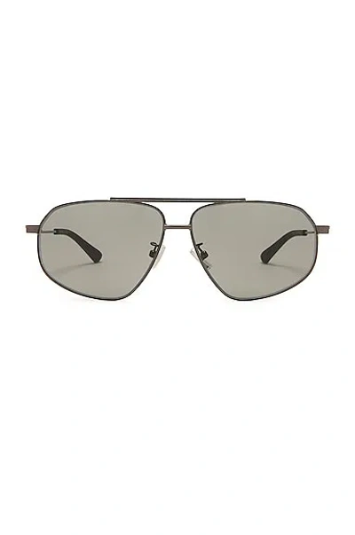 Bottega Veneta Full Metal Sunglasses In Shiny Dark Ruthenium
