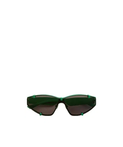 Bottega Veneta Geometric Cat-eye Sunglasses In Black