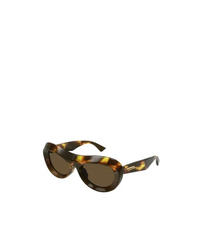 Bottega Veneta Geometric Frame Sunglasses In Crl