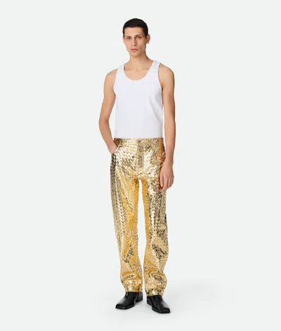 Bottega Veneta Gerade Hose Aus Laminiertem Intrecciato Leder In Gold