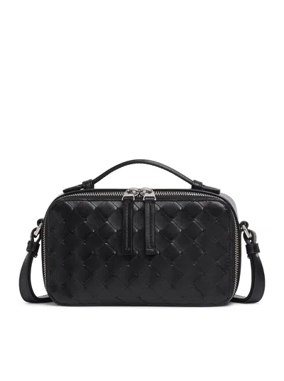 Bottega Veneta Getaway Smartphone Clutch In Black