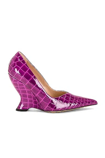 Bottega Veneta Gloss Croc Pumps In Venom