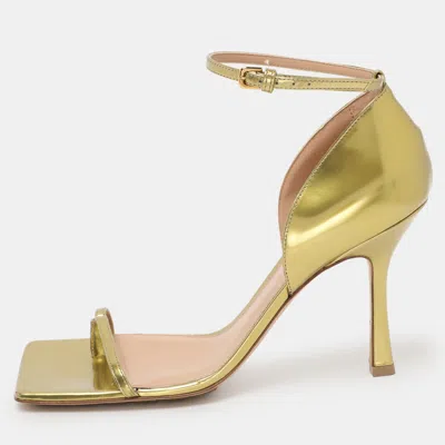 Pre-owned Bottega Veneta Gold Leather Strech Ankle Strap Sandals Size 40