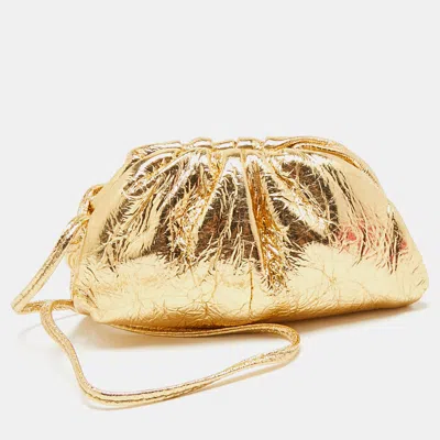 Pre-owned Bottega Veneta Gold Patent Leather The Pouch Coin Purse