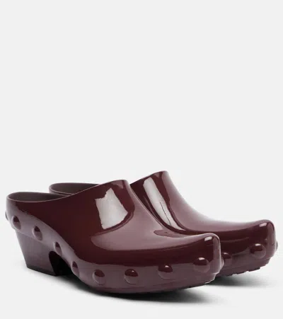 Bottega Veneta Deep Mahogany Rubber Gondola Clogs In Burgundy