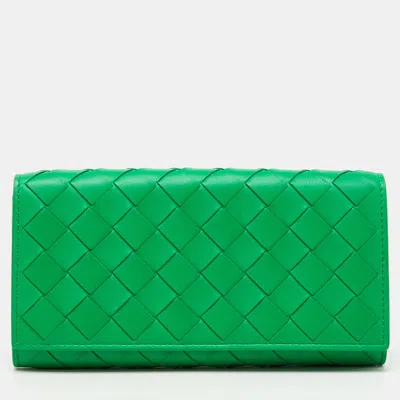 Pre-owned Bottega Veneta Green Intrecciato Leather Flap Continental Wallet
