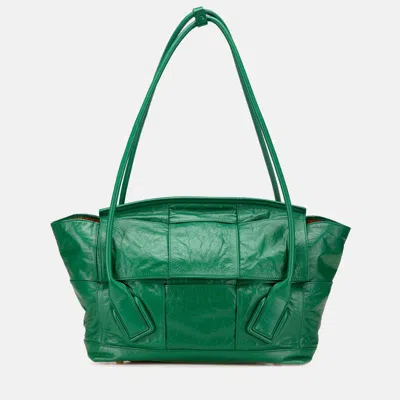 Pre-owned Bottega Veneta Green Medium Calfskin Maxi Intrecciato Arco Slouch Tote