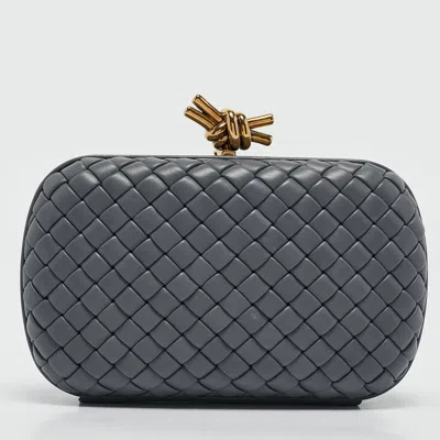 Pre-owned Bottega Veneta Grey Intrecciato Leather Knot Clutch