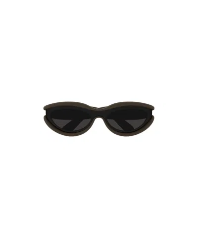 Bottega Veneta Hem Cat-eye Frame Sunglasses In Black
