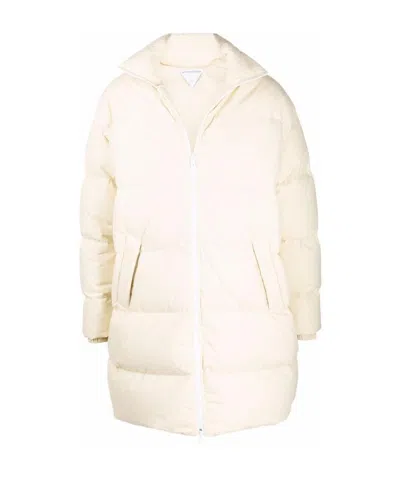 Bottega Veneta Hooded Puffer Coat In White