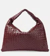 Bottega Veneta Leather Shoulder Bag With Intrecciato Motif In Burgundy