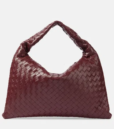 BOTTEGA VENETA HOP SMALL LEATHER SHOULDER BAG