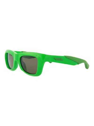 Bottega Veneta Injection Square Rectangle Sunglasses For Men In Green
