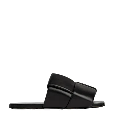 BOTTEGA VENETA BOTTEGA VENETA PADDED INTRECCIO MULES