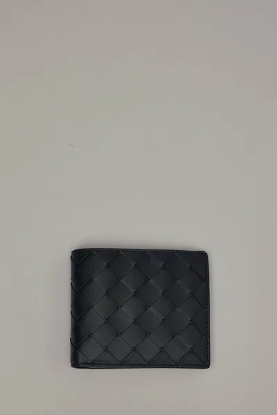 Bottega Veneta Intrecciato Bi-fold Wallet With Coin Purse In Black