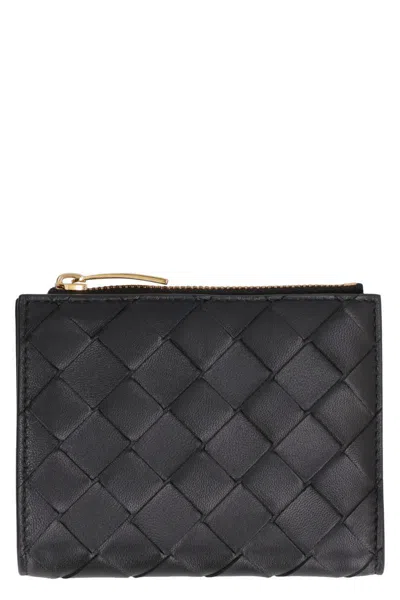 Bottega Veneta Intrecciato Bi-fold Wallet In Black