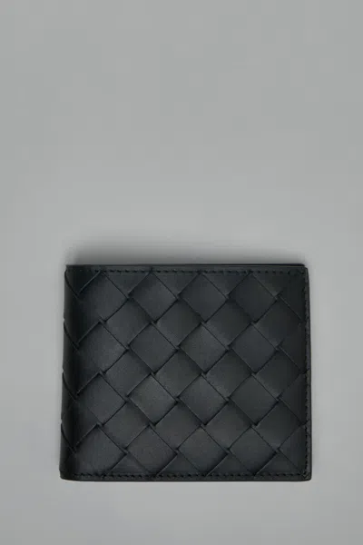 Bottega Veneta Intrecciato Bi-fold Wallet In Black