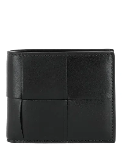 Bottega Veneta Bi-fold Intrecciato Wallet In Calf Leather In Black