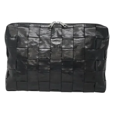Pre-owned Bottega Veneta Intrecciato Black Leather Clutch Bag ()