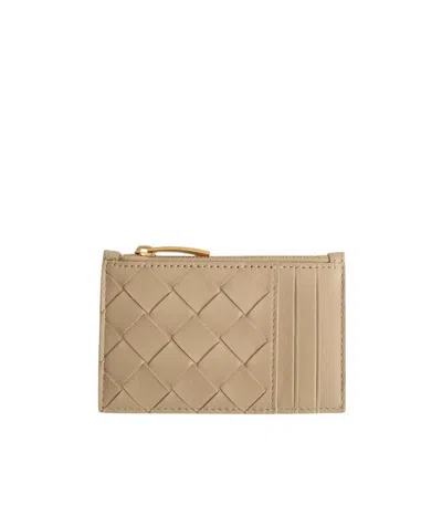 Bottega Veneta Intrecciato Braided Zipper Clip In Nude