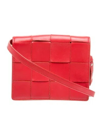 Pre-owned Bottega Veneta Intrecciato Cassette In Red