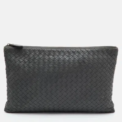 Pre-owned Bottega Veneta Intrecciato Grey Leather Pouch Clutch In Gray