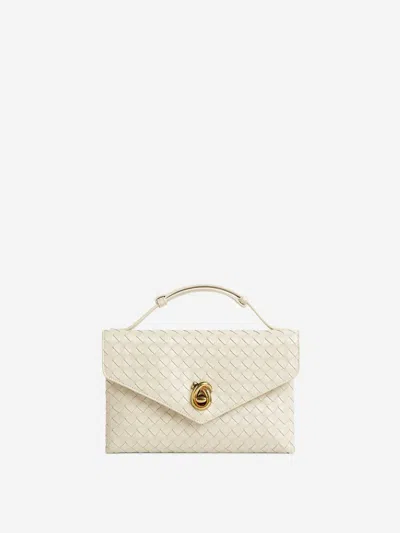 Bottega Veneta Intrecciato Handbag In Sand
