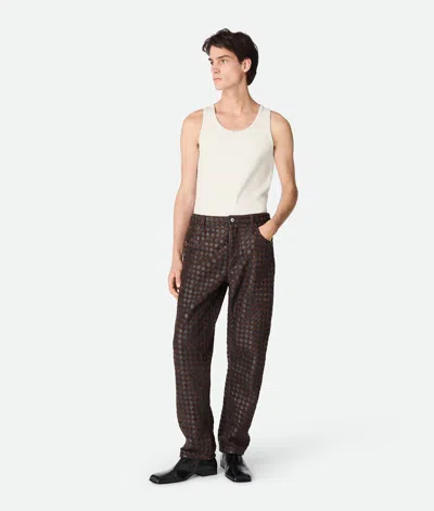 Bottega Veneta Gerade Hose Aus Intrecciato Leder Und Wildleder In Brown