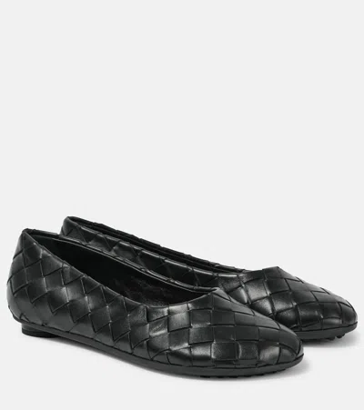 Bottega Veneta Intrecciato Lambskin Ballet Flat In Black