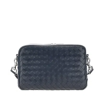 Bottega Veneta Intrecciato Leather Camera Bag In Blue