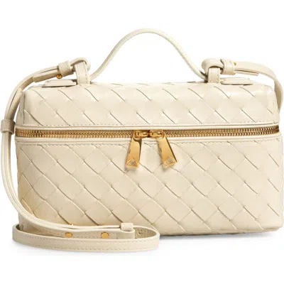 Bottega Veneta Intrecciato Leather Convertible Vanity Case In Gold