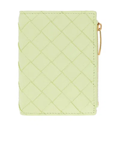 Bottega Veneta Intrecciato Leather Passport Case In Green