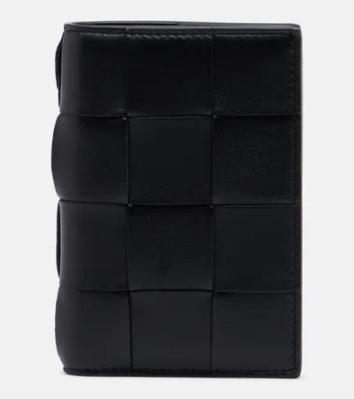 Bottega Veneta Intrecciato Leather Passport Holder In Black