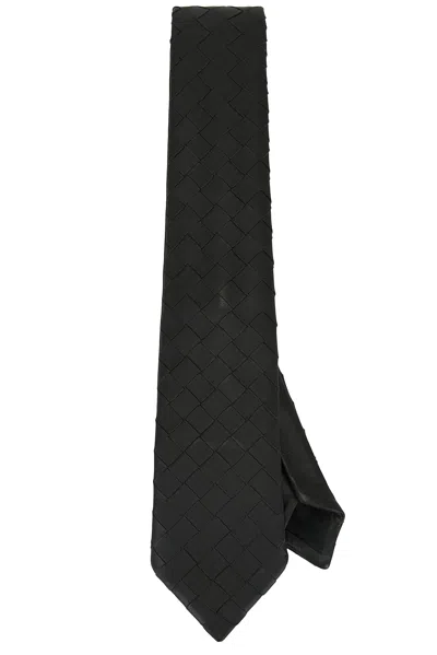 Bottega Veneta Intrecciato Leather Tie In Black