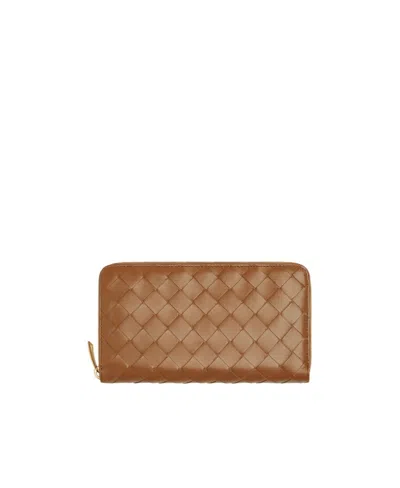 Bottega Veneta Intrecciato Leather Wallet In Brown