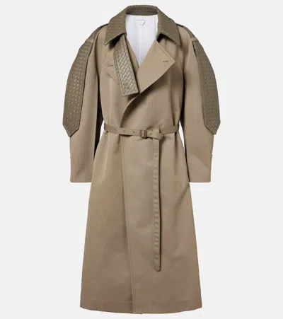 Bottega Veneta Intrecciato Leather-trimmed Trench Coat In Green