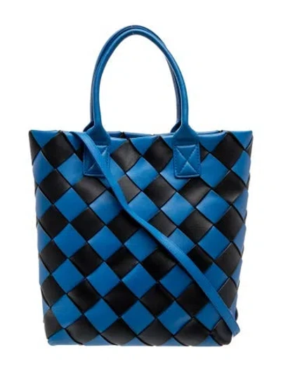 Pre-owned Bottega Veneta Intrecciato Maxi Cabat In Blue