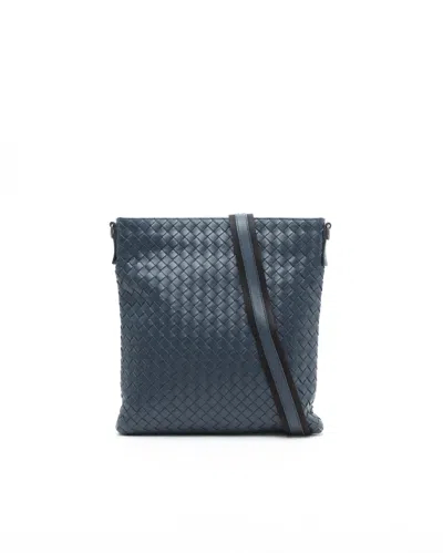 Bottega Veneta Intrecciato Messenger Bag In Blue