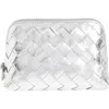 Bottega Veneta Kleine Kosmetiktasche In Halbmondform Aus Intrecciato In Silverilver