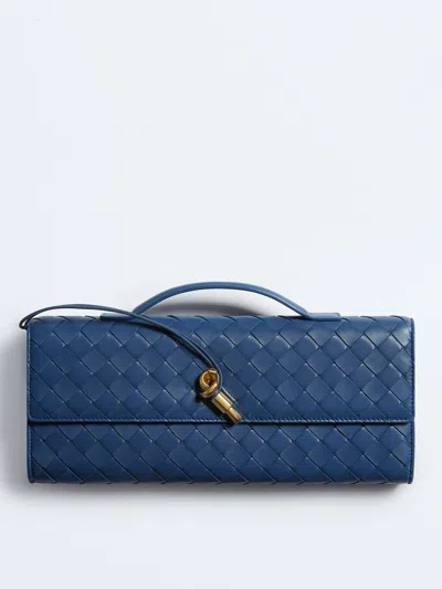 Bottega Veneta Intrecciato Mini Clutch With Leather Handle And Knot Closure - 31 Cm In Blue