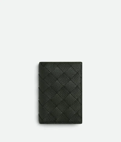Bottega Veneta Intrecciato Reisepassetui In Dark Green