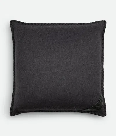 Bottega Veneta Intrecciato Patch Cushion In Grey/black